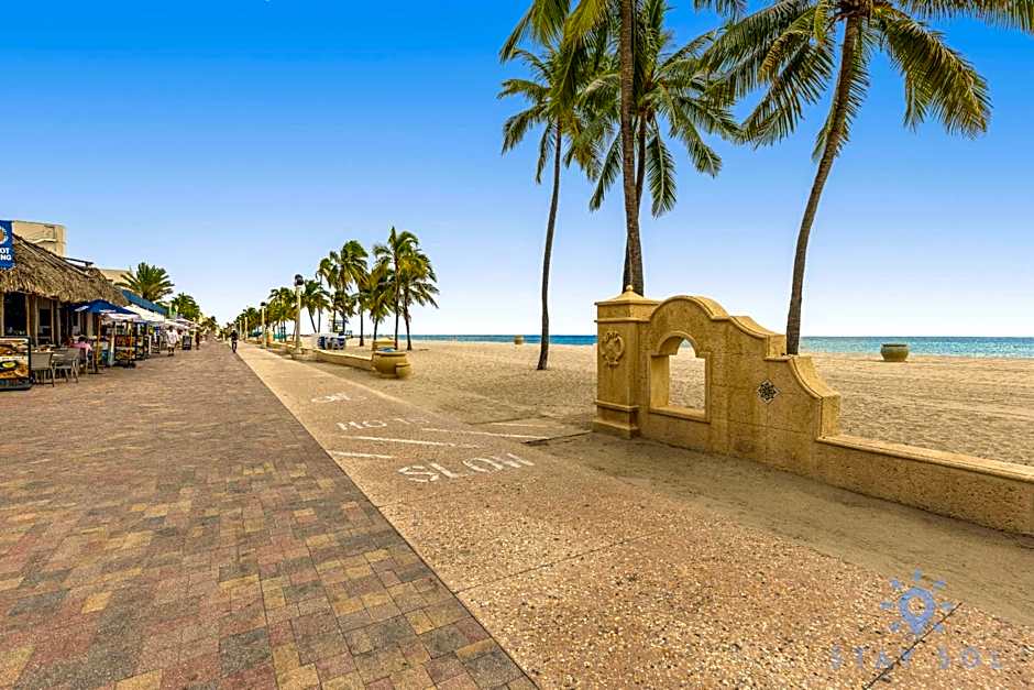 New Studio - Hollywood Beach Bliss for 2