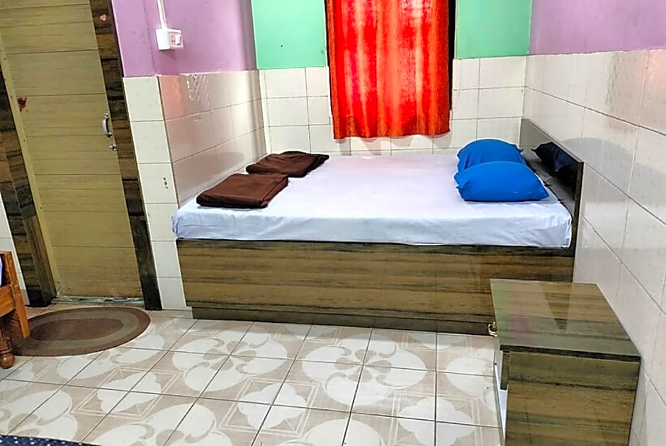 Goroomgo Central Guest House Agartala