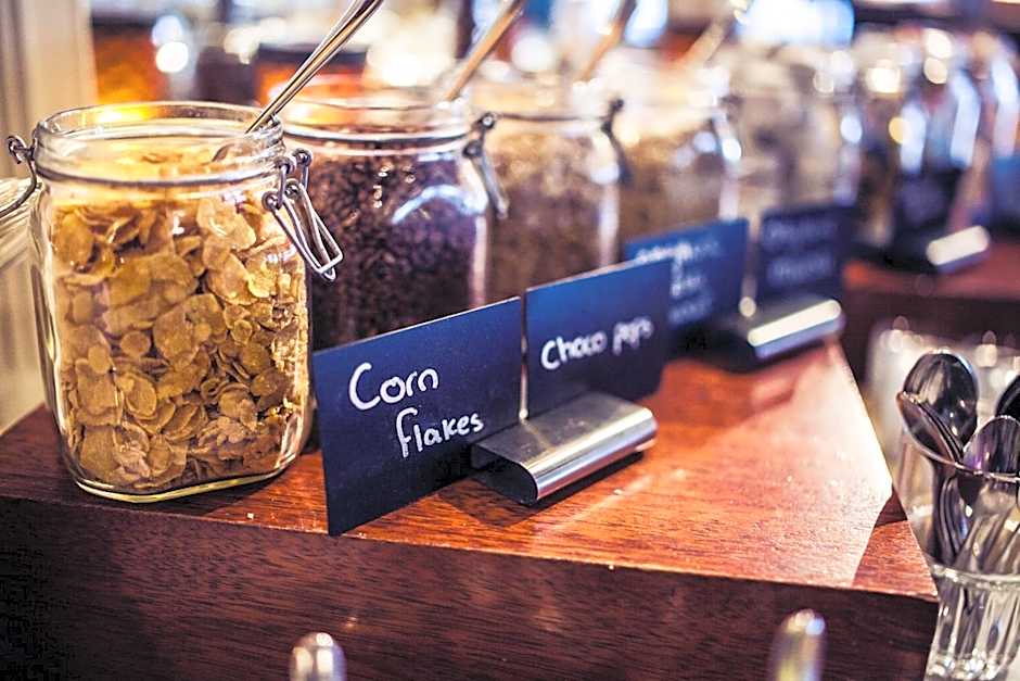 Carlton Square Hotel