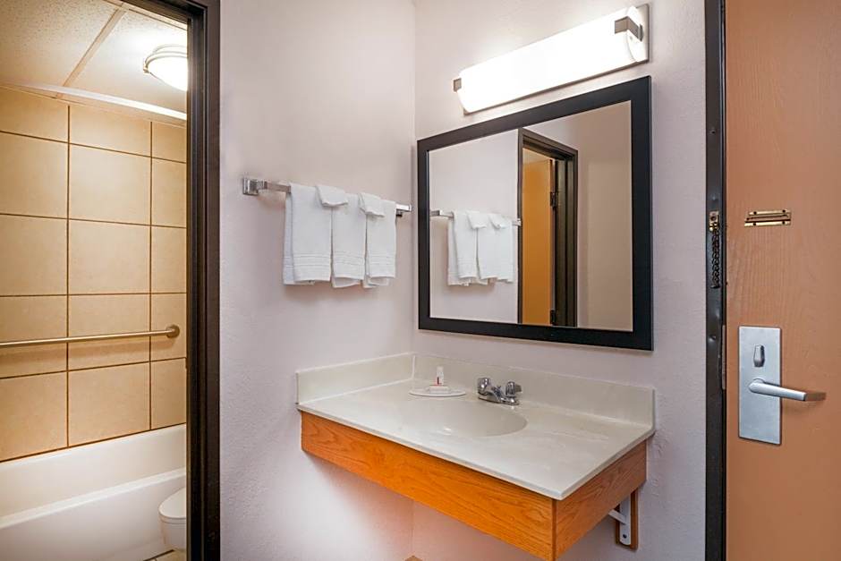 Days Inn by Wyndham Mason City