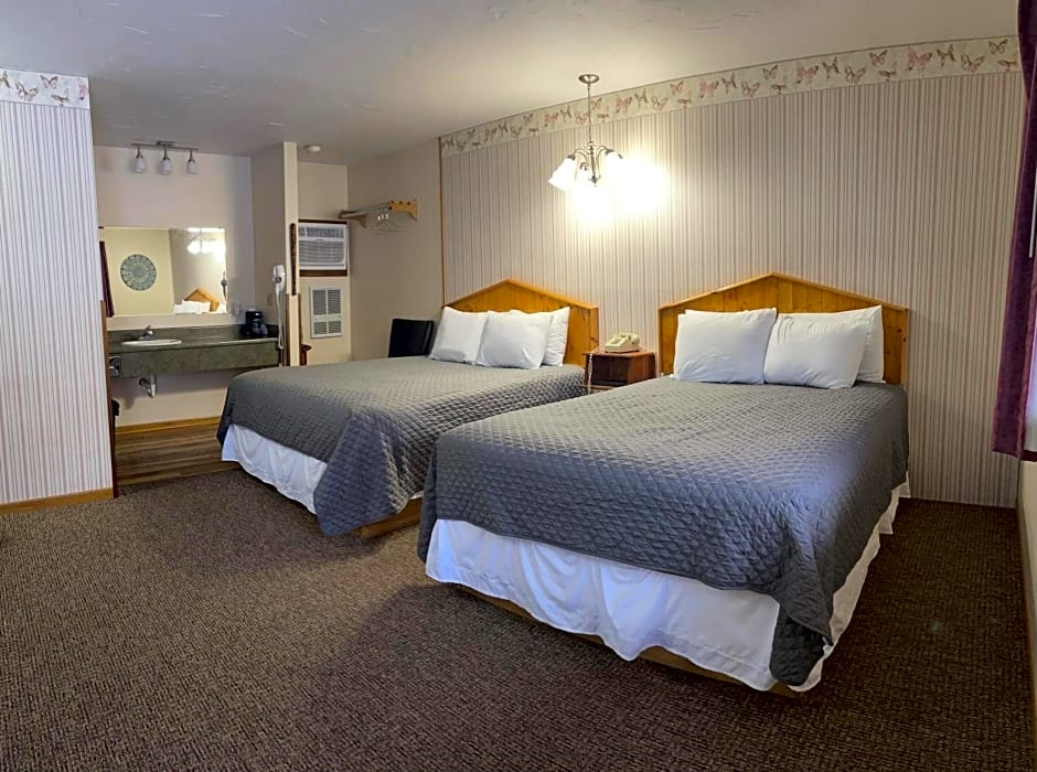 Cedar Wood Inn