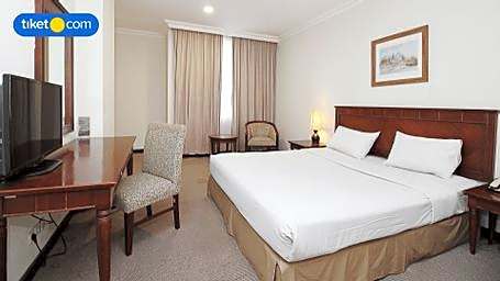 M - Regency Hotel