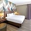 La Quinta Inn & Suites by Wyndham Tulsa Downtown - Route 66