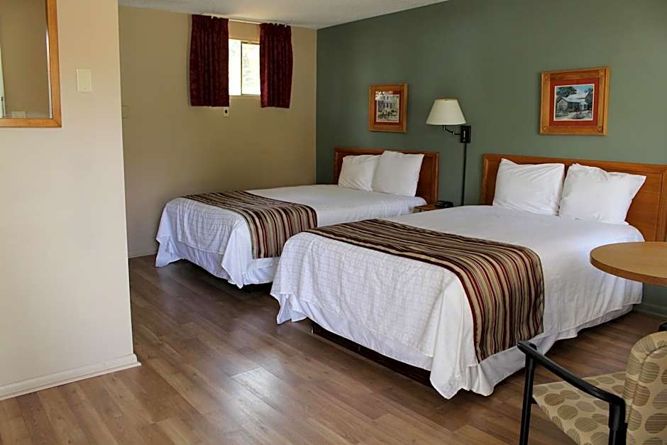 Photo 1 of 6 of 2 Double Beds, Pool View