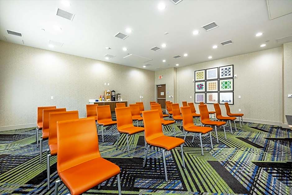 Holiday Inn Express & Suites - San Jose Silicon Valley By IHG