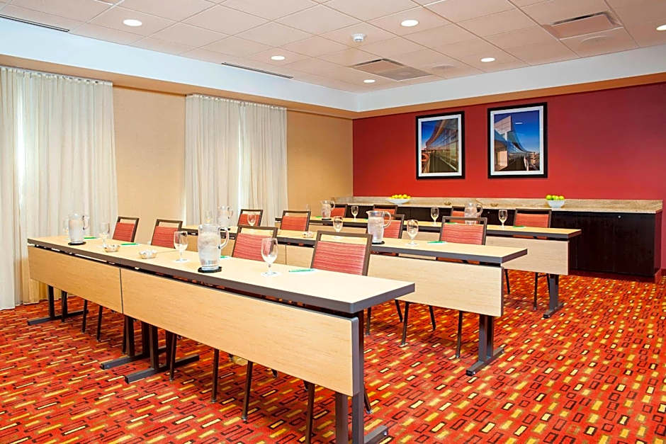 Courtyard by Marriott Peoria Downtown
