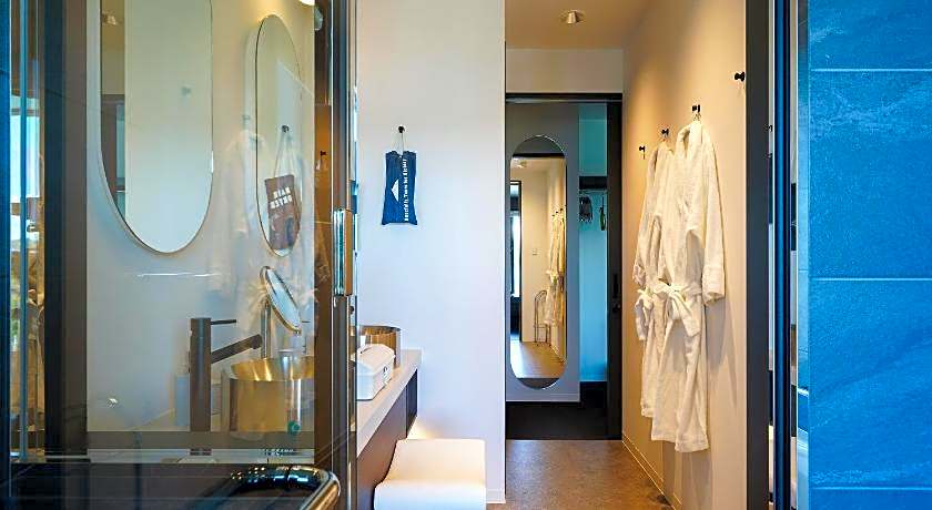 SETOUCHI KEIRIN HOTEL 10 by Onko Chishin