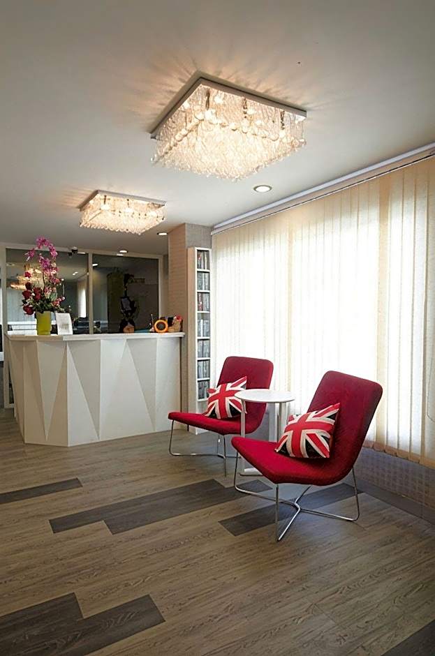 iCheck inn Residences Sathorn