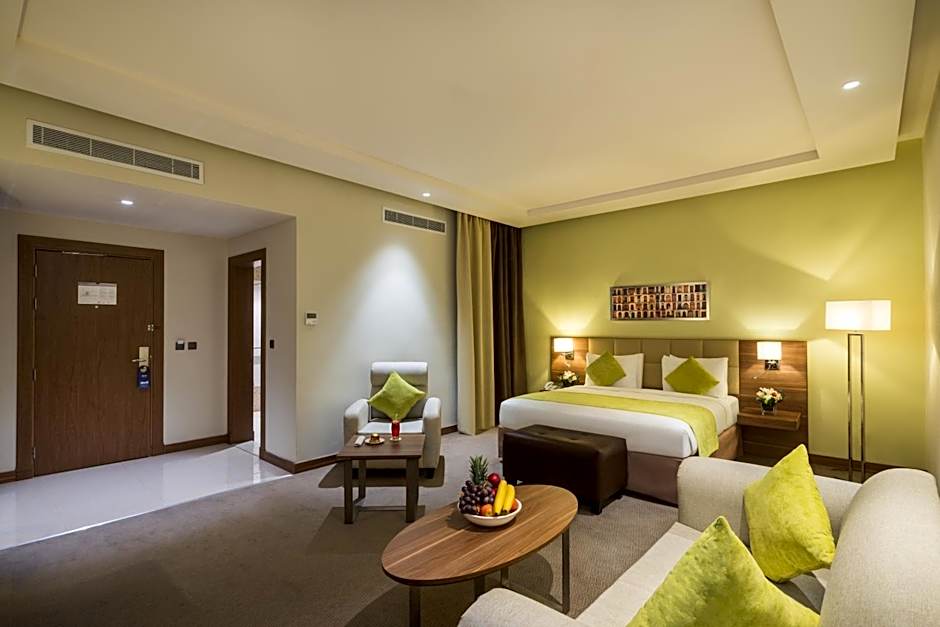 Photo 1 of 7 of Executive Suite