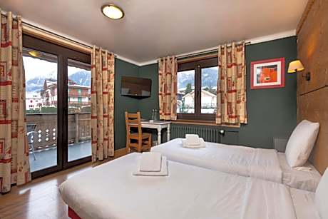 Quadruple Room with Terrace Mont Blanc side