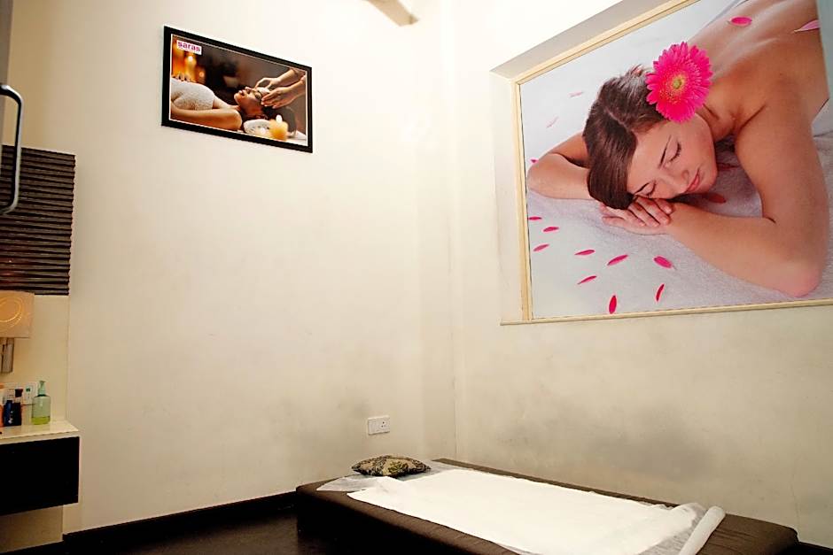 Ambar Sarovar Portico Hotel - Gandhidham