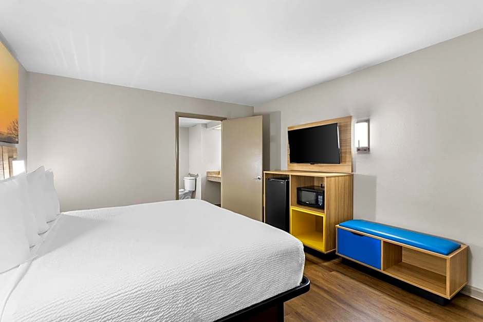 Days Inn by Wyndham Enterprise