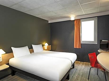 Standard Two Single Bed