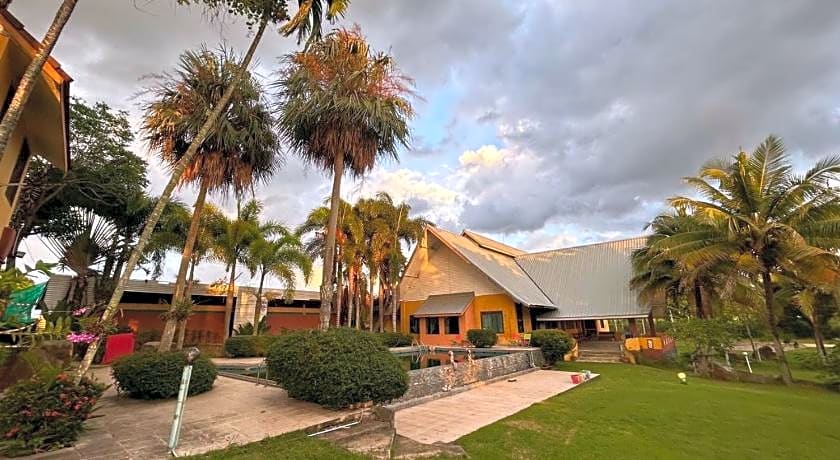 Petpumok Wangnamkhiao Hotel 