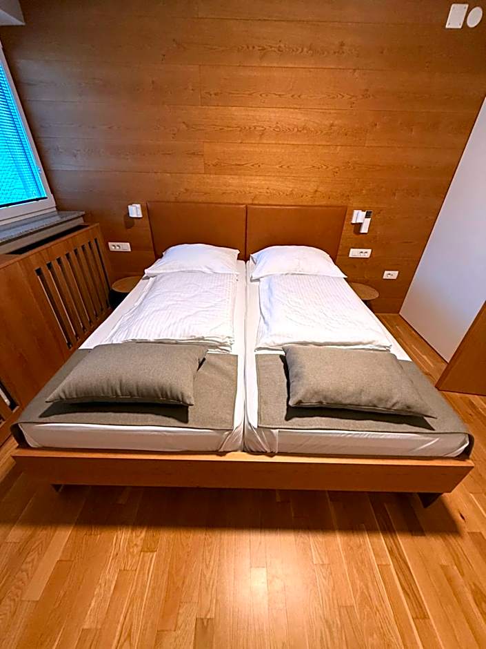 Na Vasi restavracija in prenočišča
