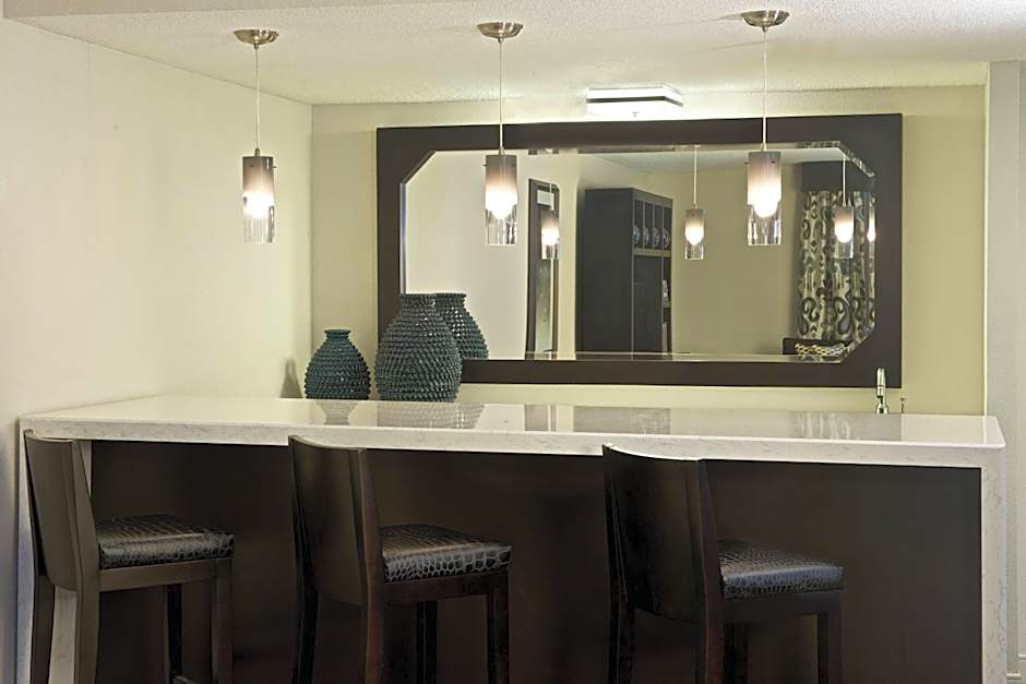 Sheraton Minneapolis West Hotel
