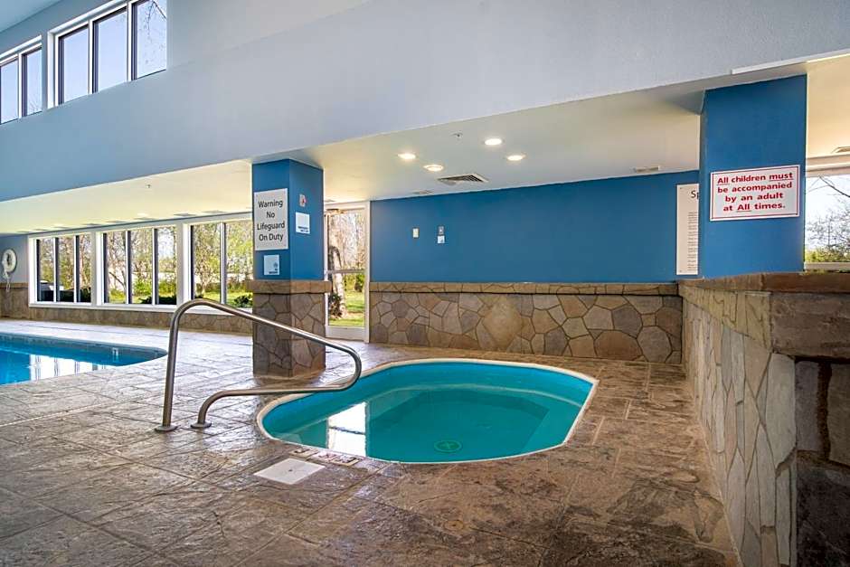 Holiday Inn Express Hotel & Suites Bedford By IHG