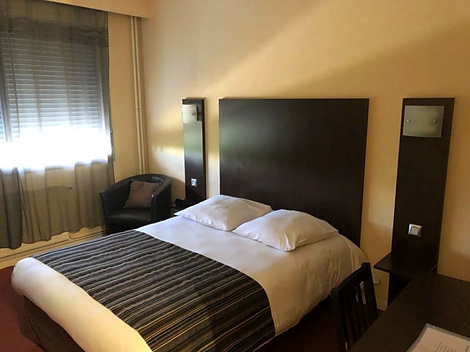 Adonis Lyon Est Hôtel Artys