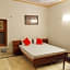 Hotel Apoorva DLX