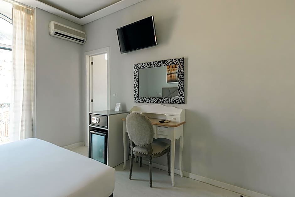 Grande Pensao Residencial Alcobia