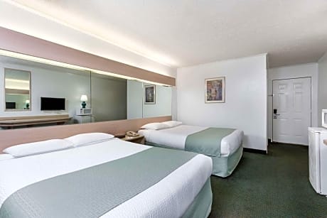 Queen Room with Two Queen Beds - Non-Smoking