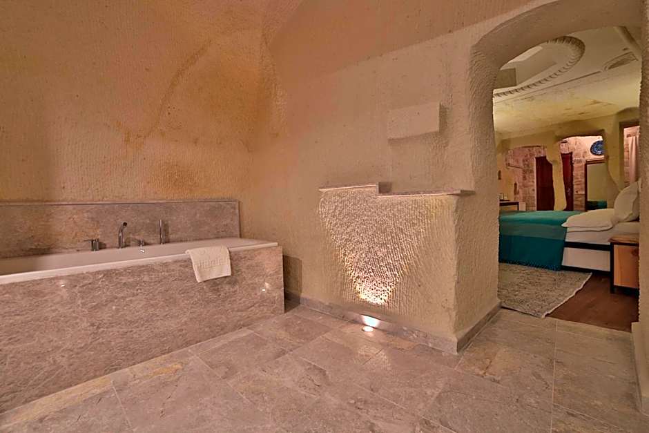 Taru Cave Suites