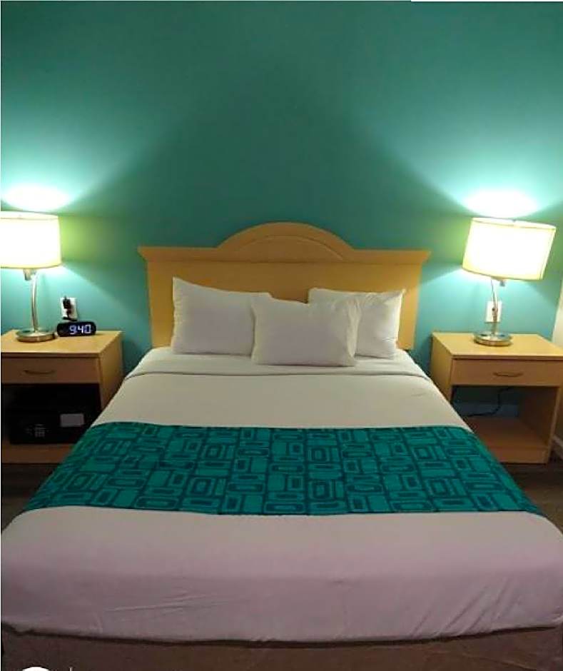 Howard Johnson by Wyndham Santa Cruz Beach Boardwalk