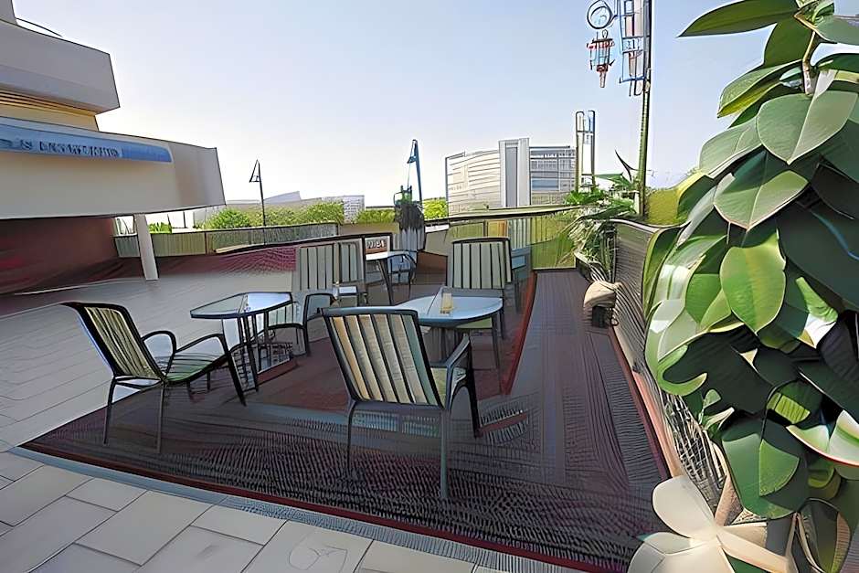 Le Grande Plaza Hotel