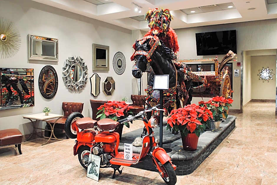 Marco LaGuardia Hotel & Suites