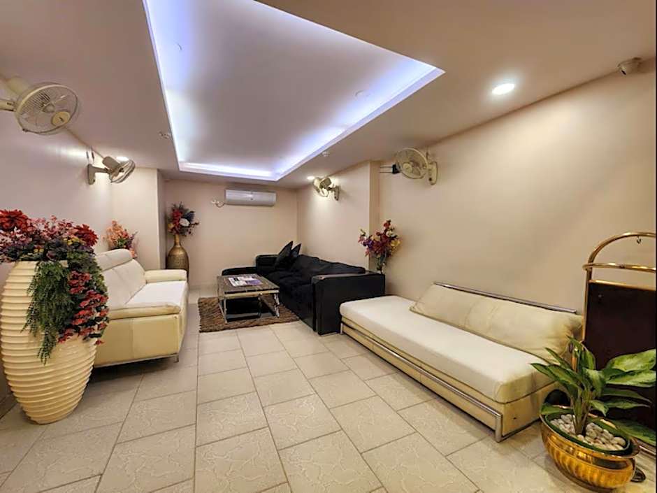 Hotel Housez 43