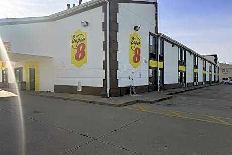 Super 8 by Wyndham Lincoln