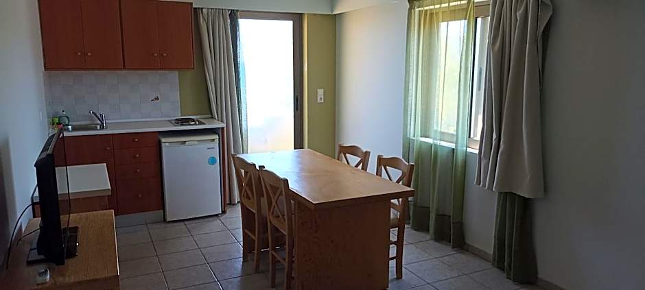 Vetoulas Suites n Studios in Stalos beach