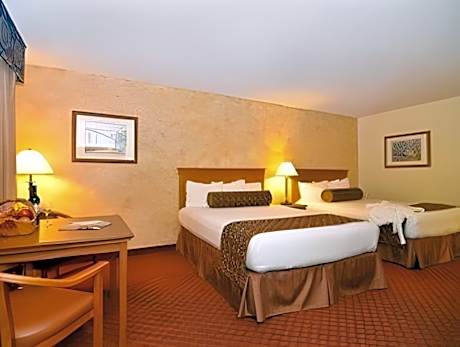 Queen Room with Two Queen Beds - Non-Smoking