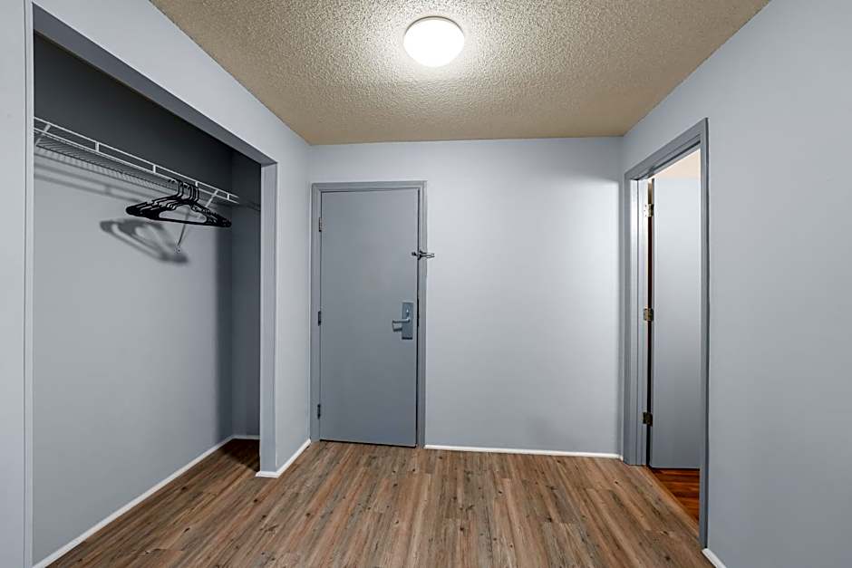 Suburban Studios Cary - RDU Airport