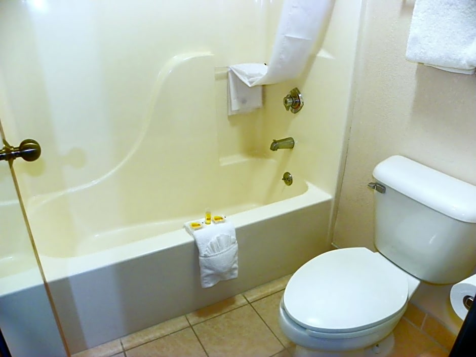 Royalton Inn & Suites Upper Sandusky