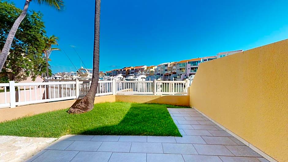 Photo 1 of 6 of Privilege 1 Bedroom 1 King Bed with Sofabed, Harbor View, Balcony