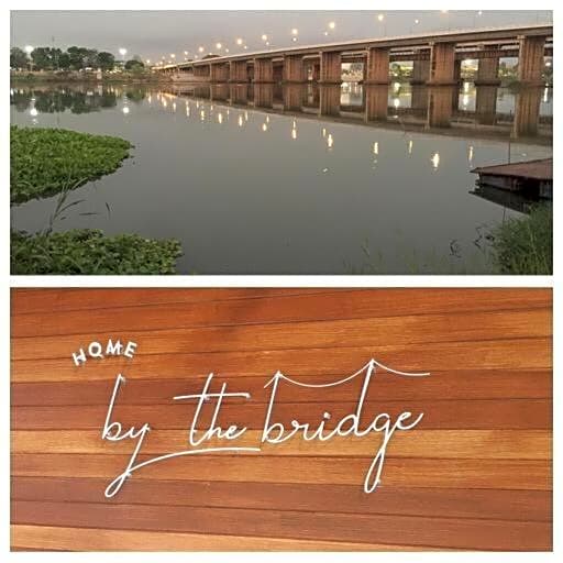 Home by the Bridge Hotel
