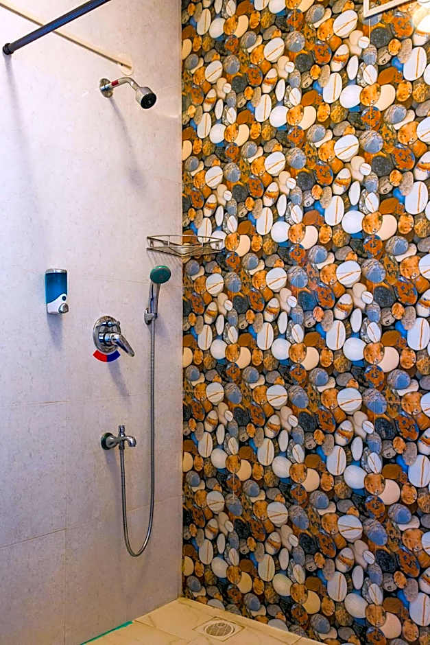 Lazy Frog Hotel