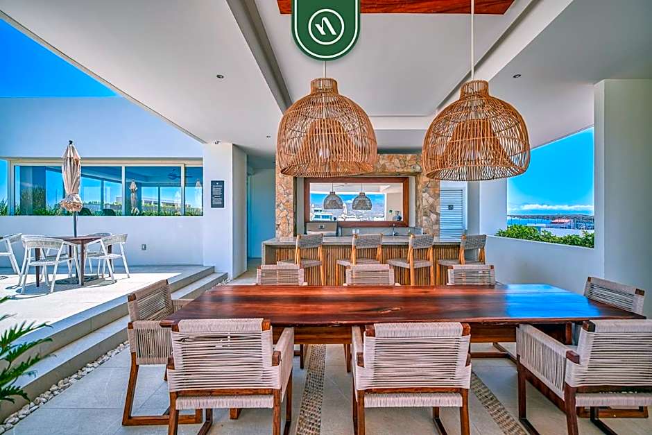 2BR Condo with Rooftop Pool - Private Terrace