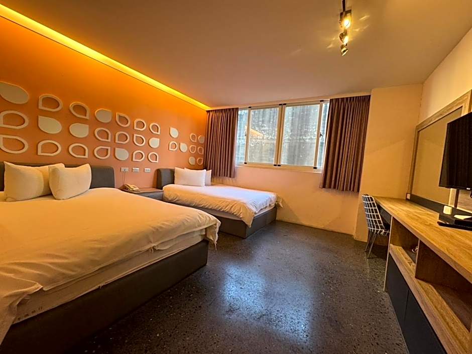 Travel Light Hotel