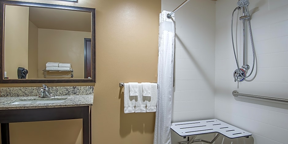 Holiday Inn Salina By IHG