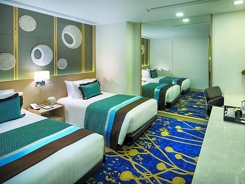 Solitaire Bangkok Sukhumvit 11