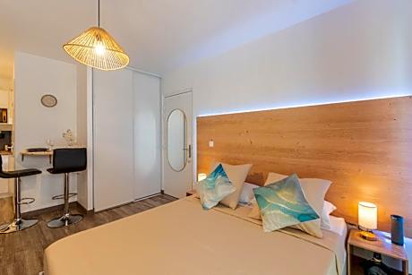 Le petit patio fleuri