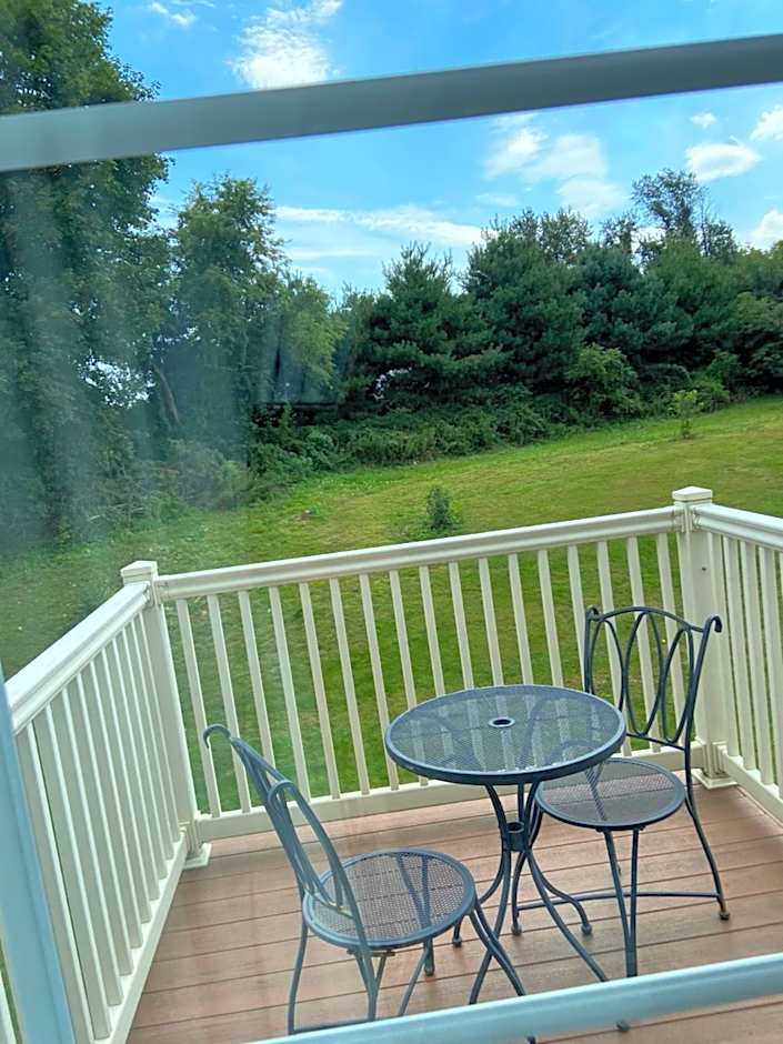 Brinton Suites
