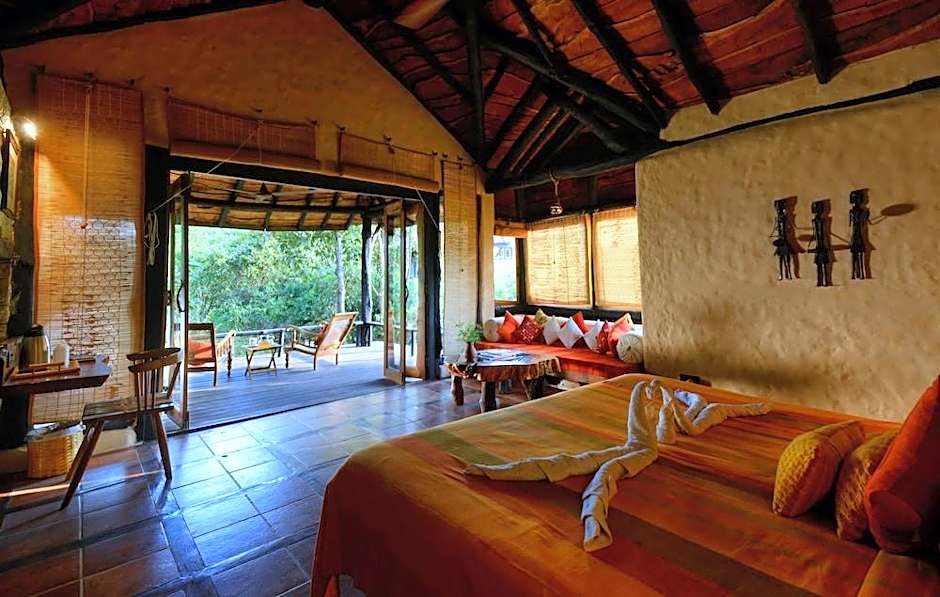 Pugdundee safaris - Kanha Earth Lodge