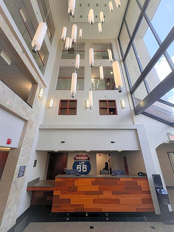 Heritage Inn & Suites St. Louis/Fenton, Trademark by Wyndham