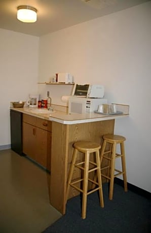 Queen Room with Kitchenette