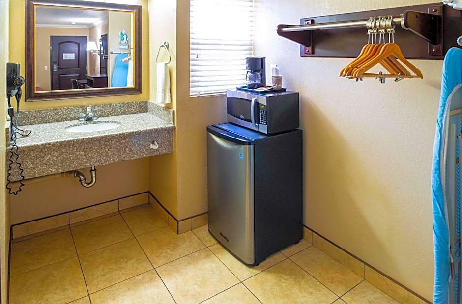 Econo Lodge Inn & Suites Fallbrook Downtown