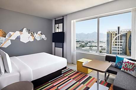 Breezy Suite, 1 Bedroom Suite, 1 King,  City view, Free Shuttle Buss to OCEC & Mall of Oman