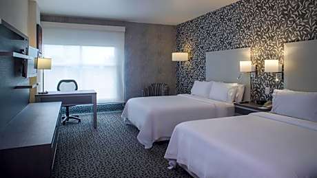 Standard Queen Room with Garden View